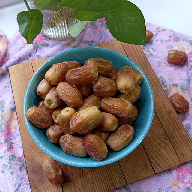 خرما زاهدی بسته یک کیلویی